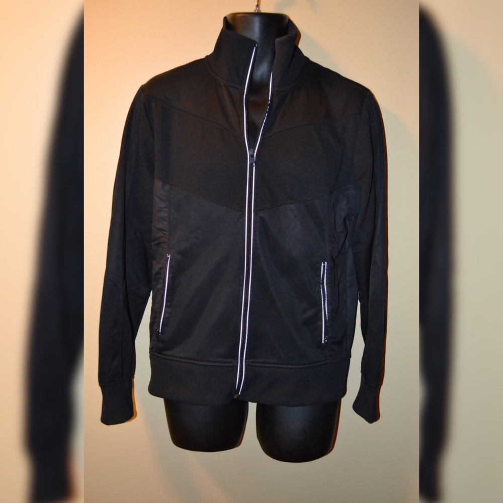 ✨ EXPRESS LIGHTWEIGHT RUNNING JACKET - Size: M ✨